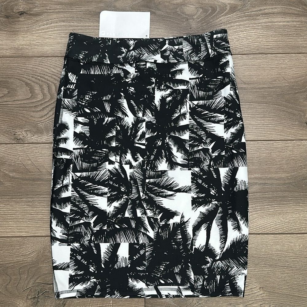 Fabletics Cora Skirt High‎ Rise Compression Black White Palm Print Size Small